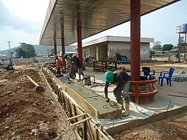 LAYING OF BLOCKWALL IN PROGRESS